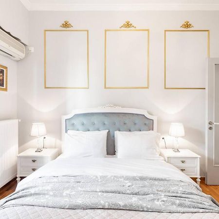 Charming Mini-Palace In Colorful Exarhia Area Apartment Athens Luaran gambar