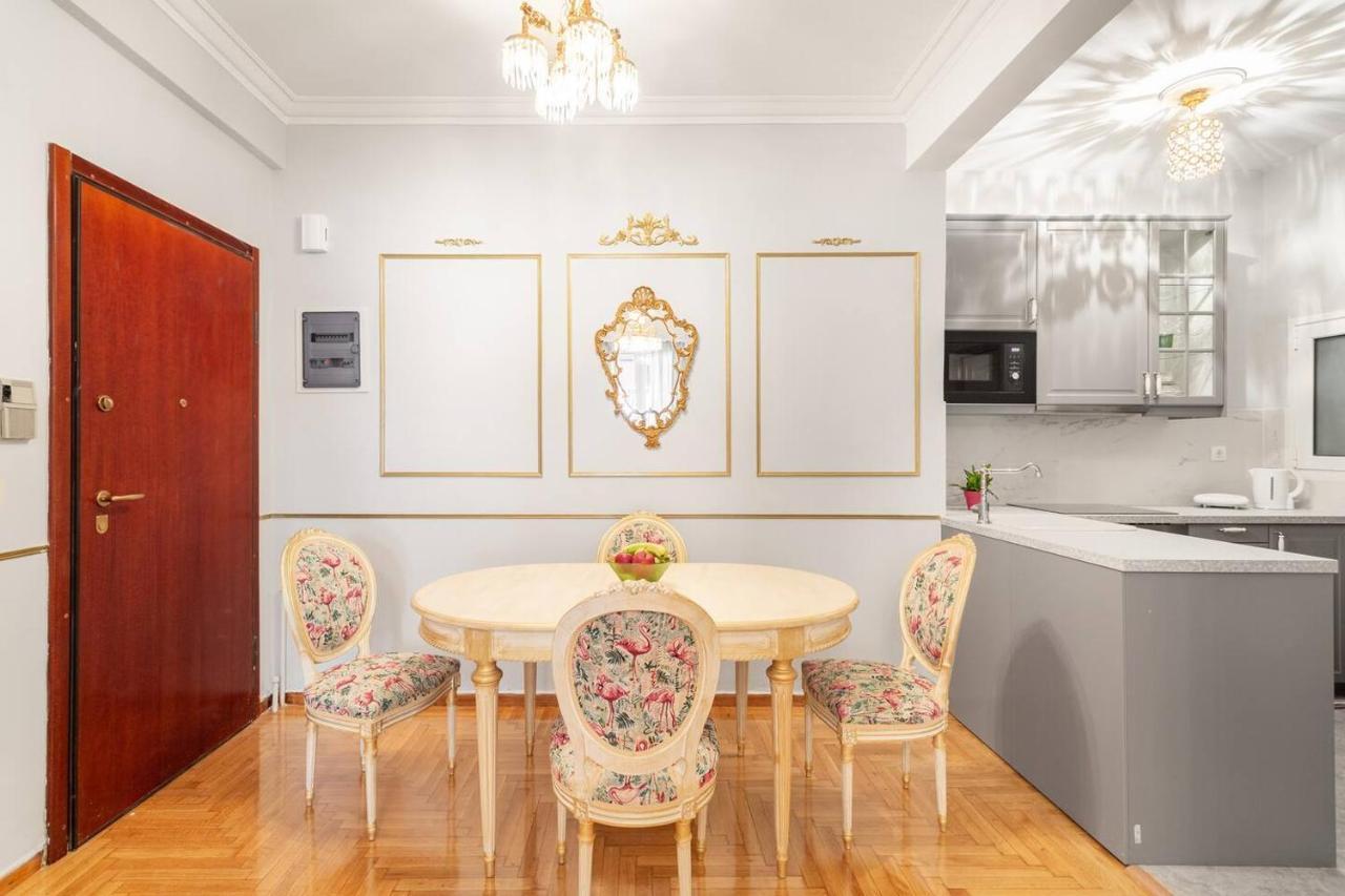 Charming Mini-Palace In Colorful Exarhia Area Apartment Athens Luaran gambar