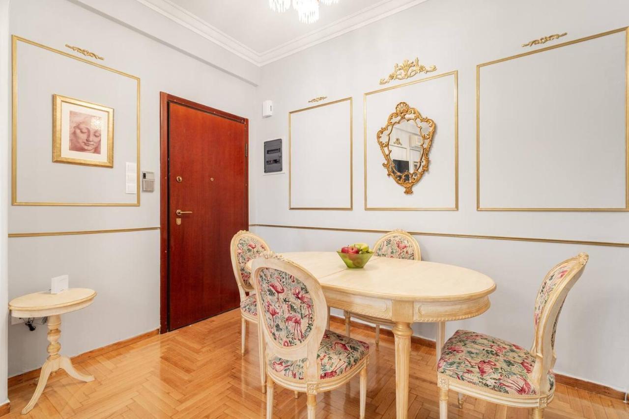 Charming Mini-Palace In Colorful Exarhia Area Apartment Athens Luaran gambar